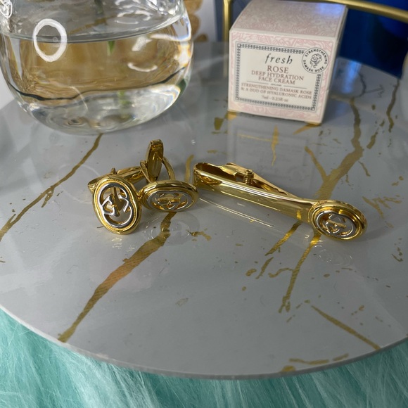 Authentic GUCCI Cufflinks and Neck Tie Pin Set - Picture 8 of 8